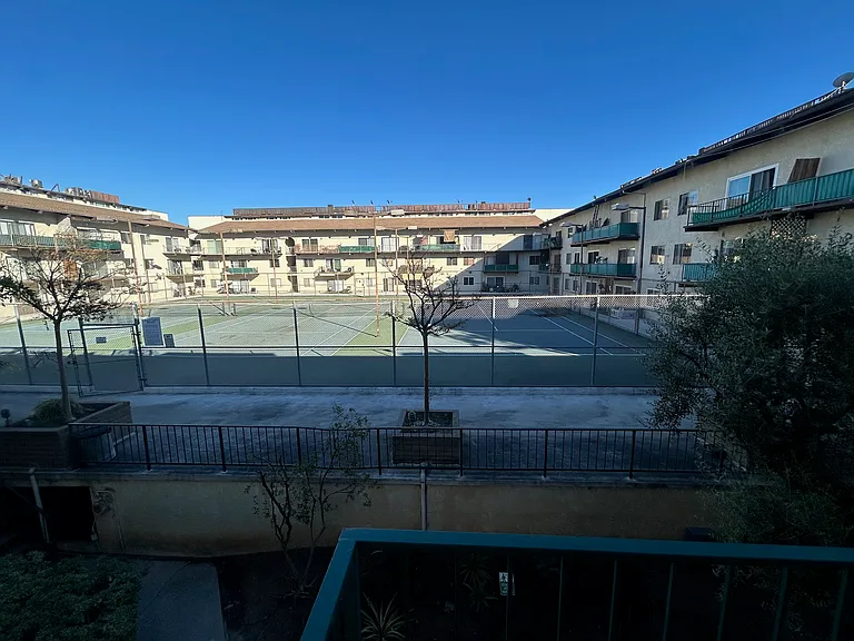 5460 White Oak Ave #K208 — Photo 35