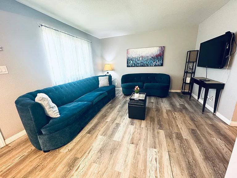 493 McKellar Cir #3 — Photo 2