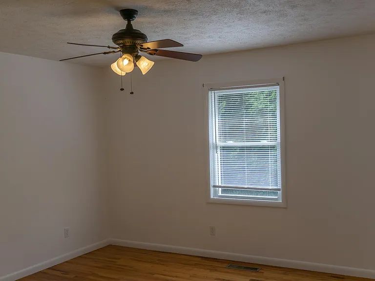 819 Monte Vista Rd — Photo 16