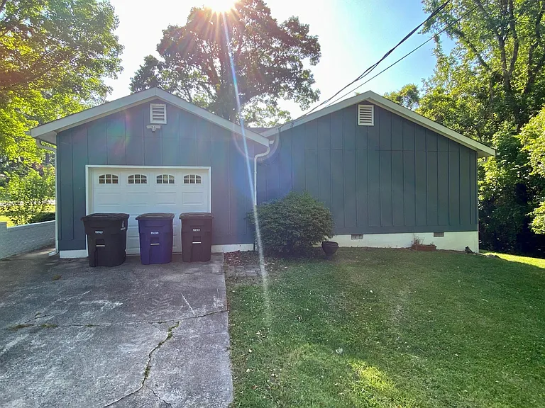 3827 Cavalier Dr — Photo 23