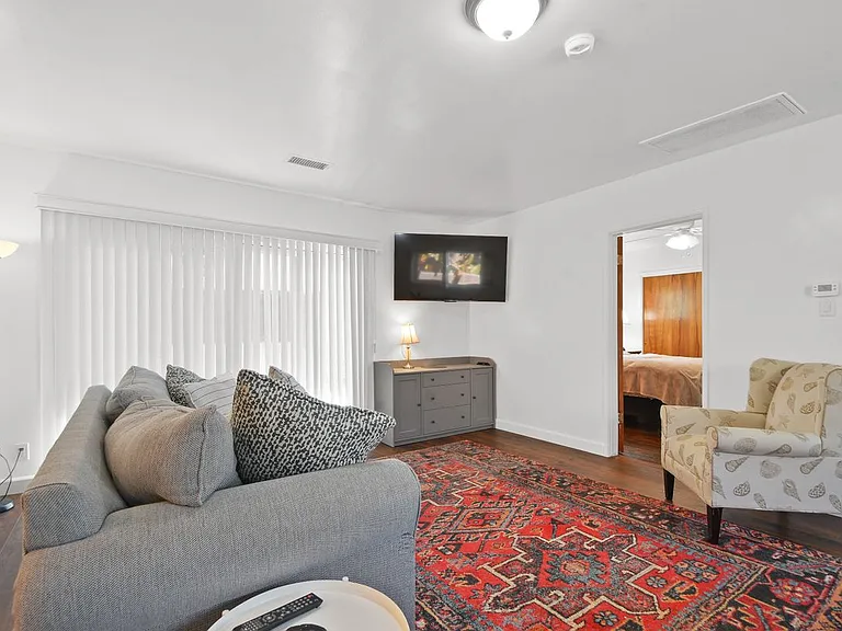 642 W Terrylynn Pl #A — Photo 4