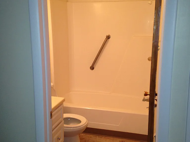 1285 Taft Ave #B — Photo 8