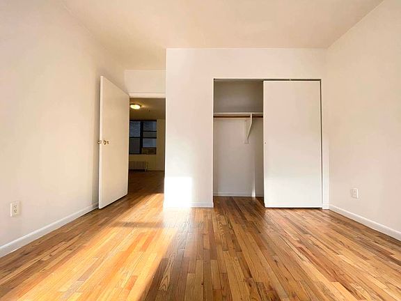 5th image of 114 E 28th St APT 3D