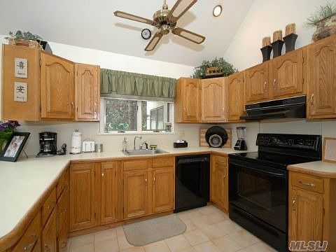 3rd image of 24 Josephine Ln