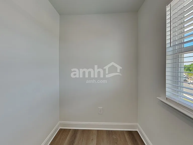 338 Golucke Way — Photo 9