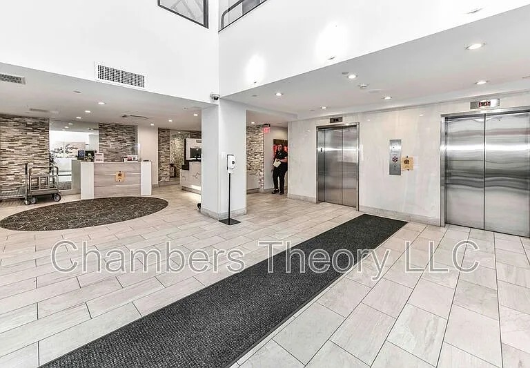 1301 N Courthouse Rd #1605 — Photo 3