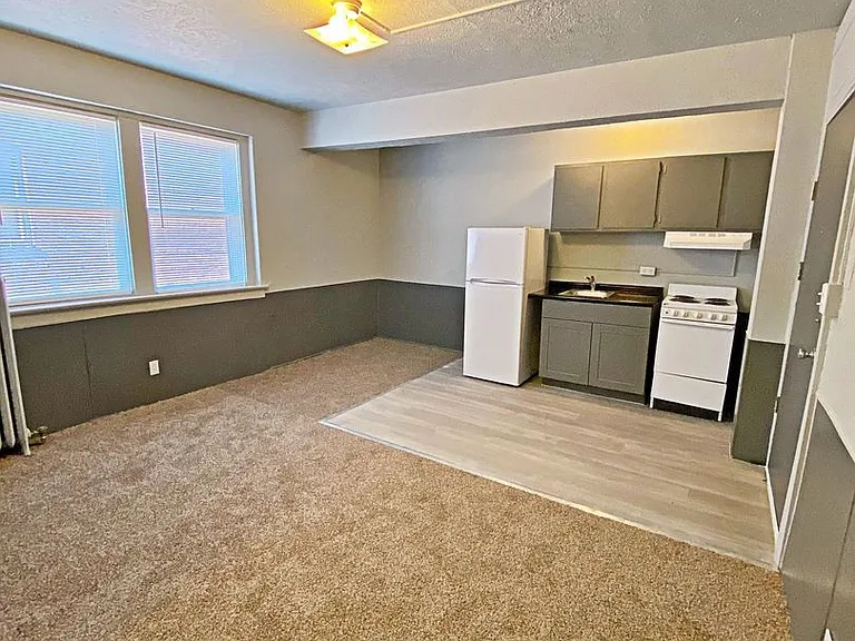 2205 Jones St — Photo 21