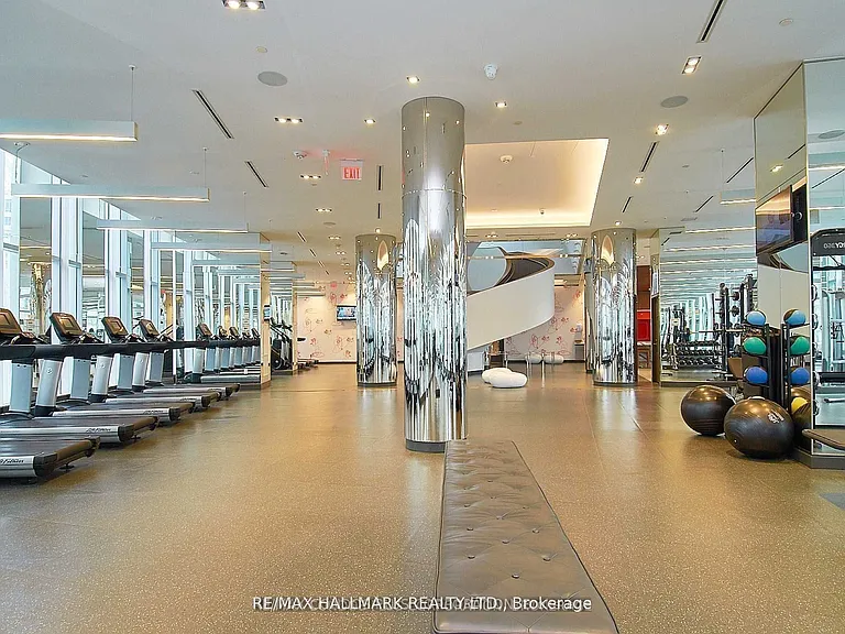 10 York St #6805 — Photo 38