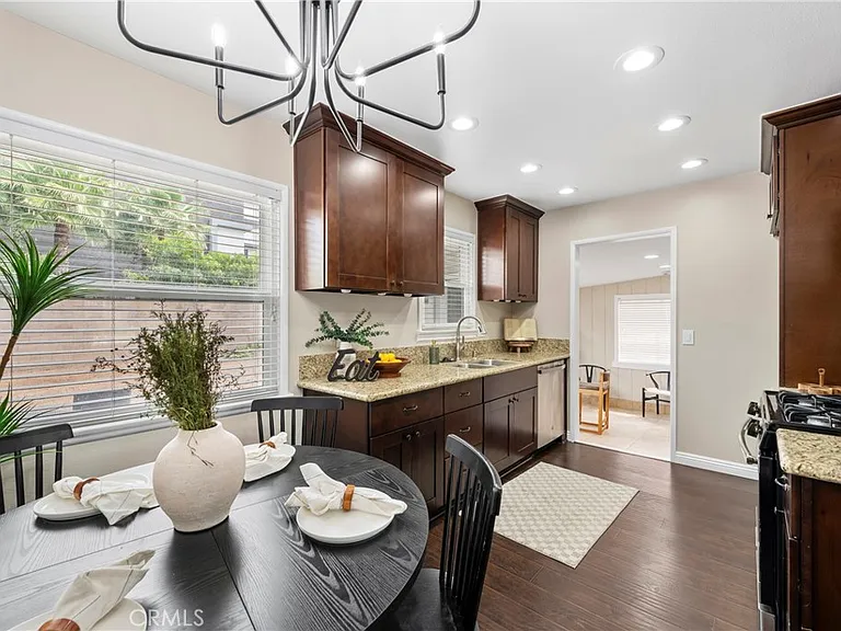 232 Olive Pl — Photo 6