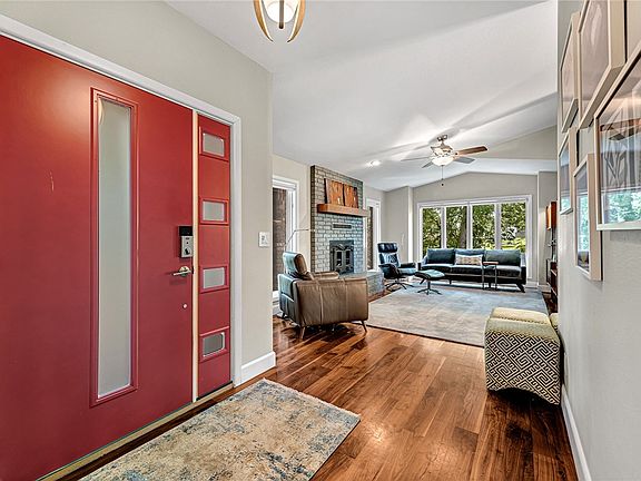 3rd image of 1108 NE 10th St