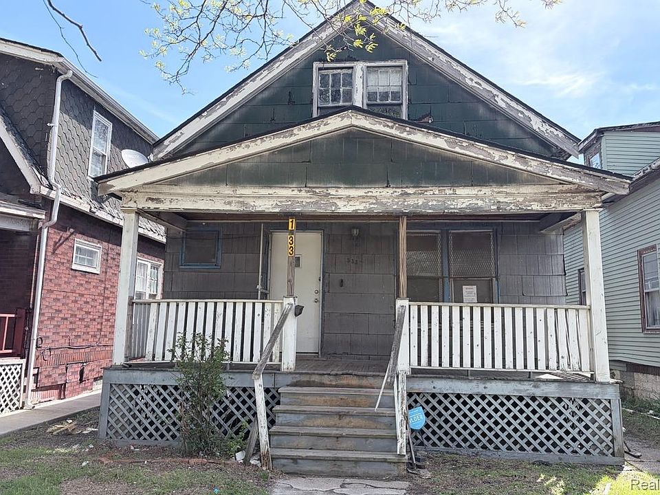 1st image of 15332 Baylis St