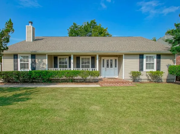 24 Devereaux Dr, Destrehan, LA 70047