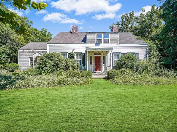 1884 Sound Avenue, Baiting Hollow, NY 11933