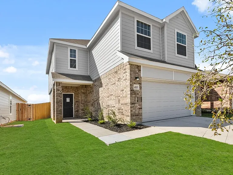 405 Sussex Dr — Photo 2