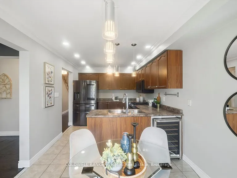 45 Angier Cres — Photo 16