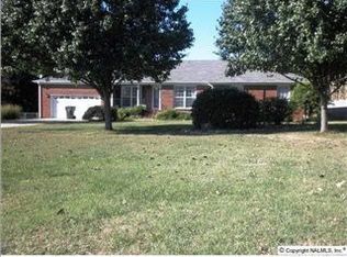 211 Dove Hollow Dr, Meridianville, AL 35759