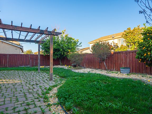5th image of 8067 Finchley Ct