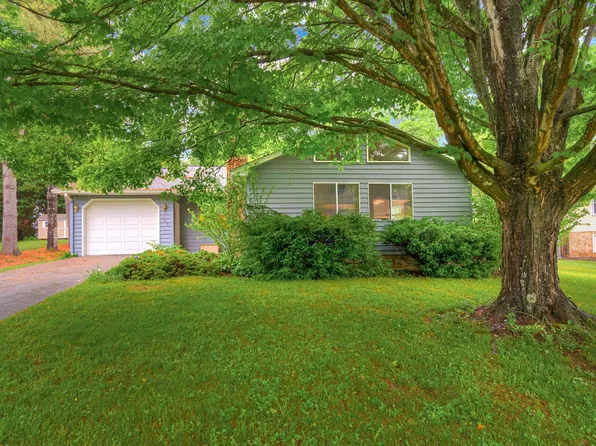 105 Woodbine Dr, Blacksburg, VA 24060