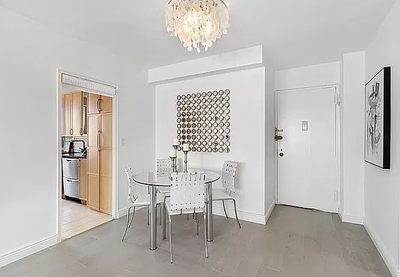 5th image of 401 E 86th St APT 20H