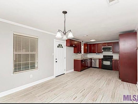 4th image of 10096 Lake Park Ave