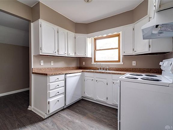 3rd image of 2447 Edenhill Ave