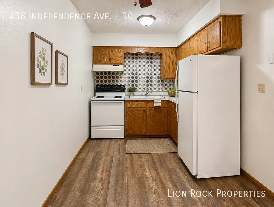 438 Independence Ave N #10
