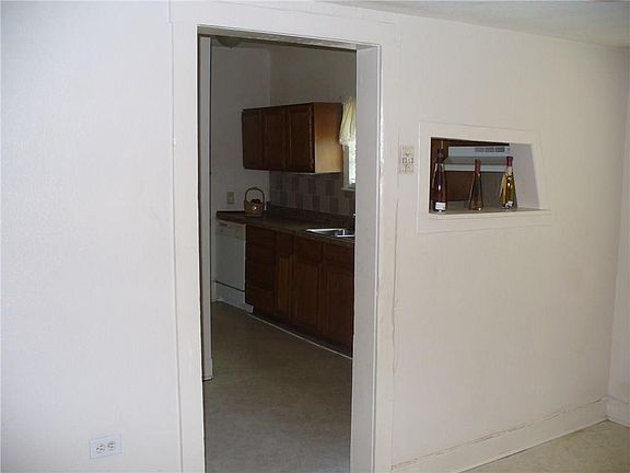 5th image of 1419 N College St