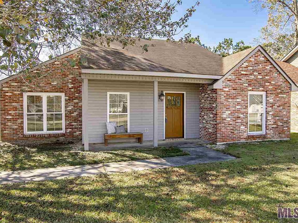 2nd image of 18543 Red Oak Dr
