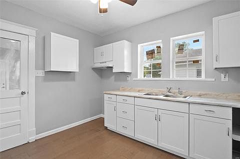 4th image of 852 N 83rd St