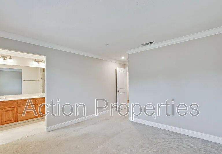 241 Granada Park Cir — Photo 14