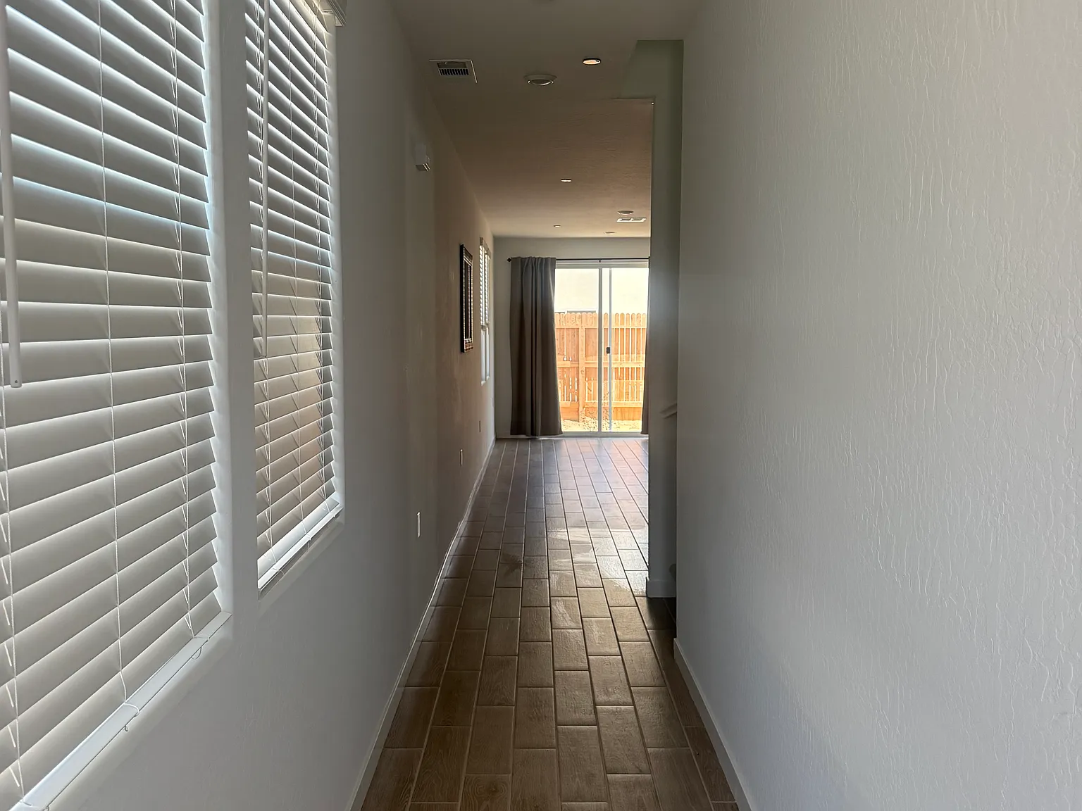4 bed, 2.5 bath, 2100 sqft, $2,700 — Photo 2