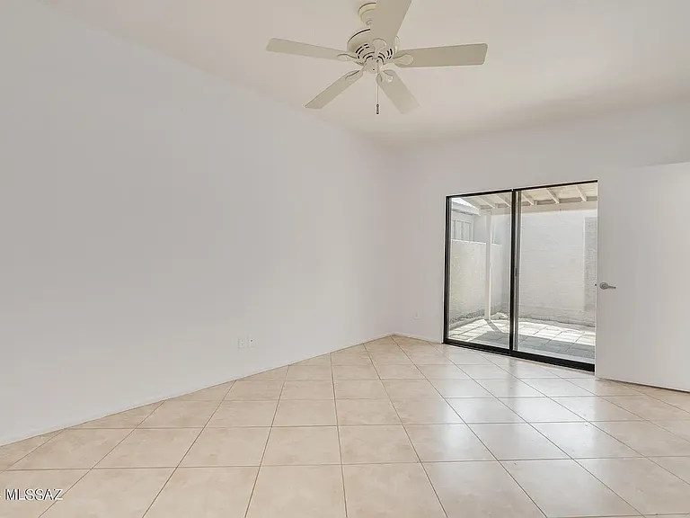 4461 E Bullrush Ln — Photo 6
