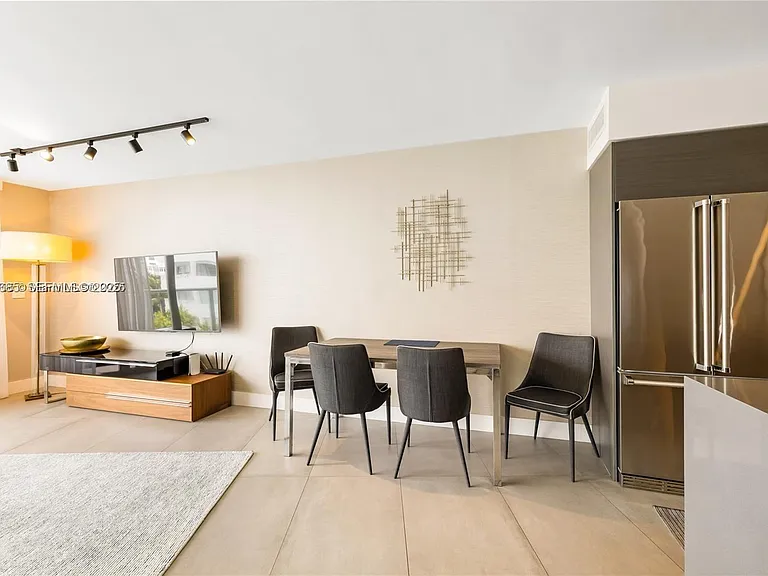 9821 E Bay Harbor Dr #503 — Photo 20
