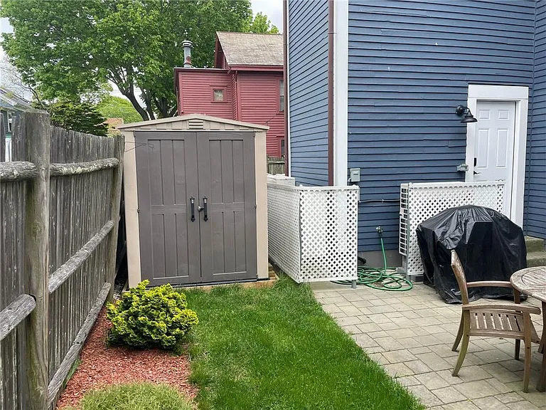 35 Elm St #B — Photo 25