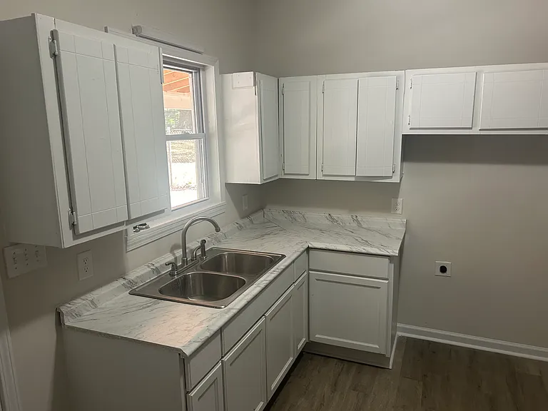 805 Park Ave SE #B — Photo 10