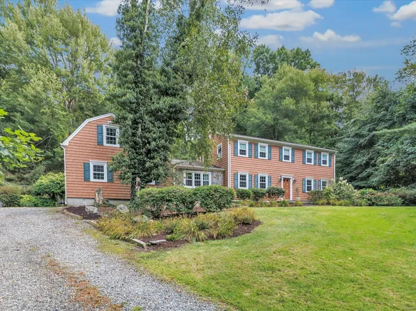 88 Holly Place, Monroe, CT 06468