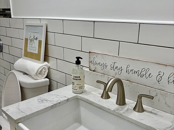 Brand New Subway Bath with granite. Fresh and clean