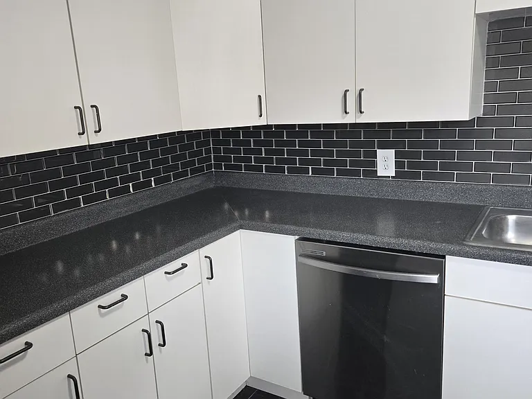 3620 S Hesperides St — Photo 6
