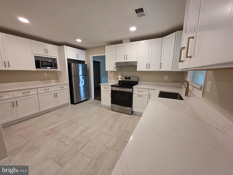 2090 Jason Ct — Photo 19