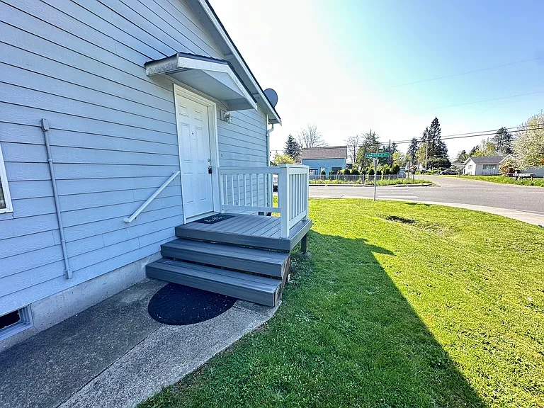 West Wakefield Street - 1120 — Photo 15