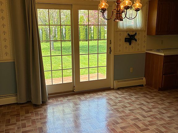 5th image of 700 Pine Hill Rd