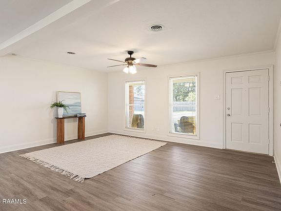 3rd image of 211 Firmin Dr