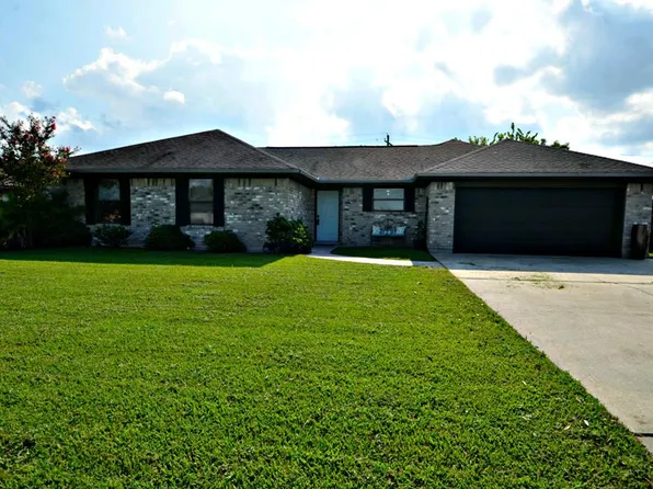 2337 Patricia Ln, Port Neches, TX 77651