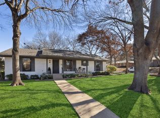 800 Misty Glen Dr, Desoto, TX 75115