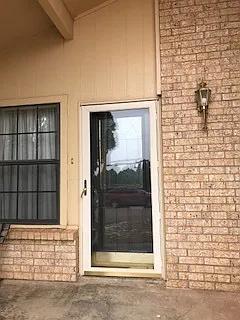 7909 White Blvd — Photo 2