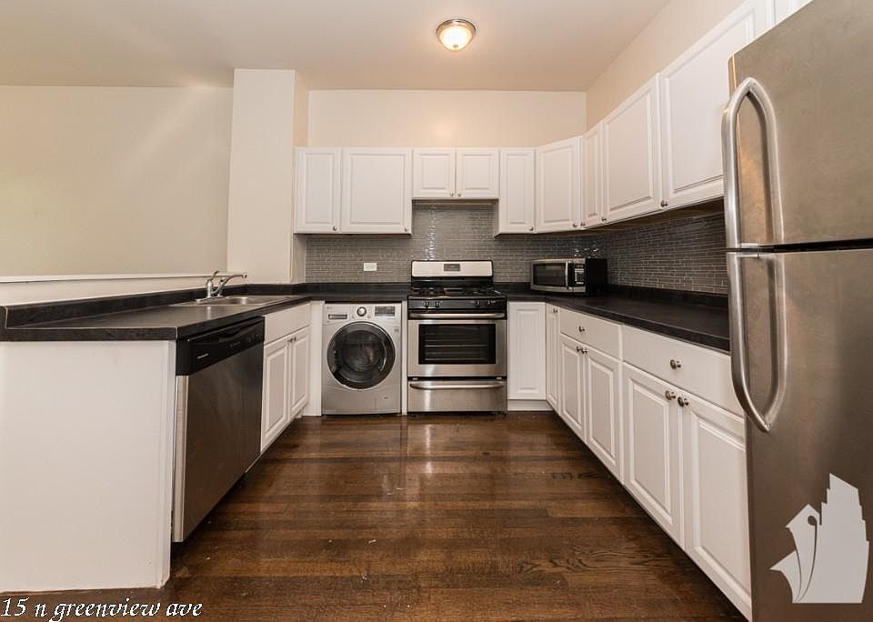 1st image of 3815 N Greenview Ave #817
