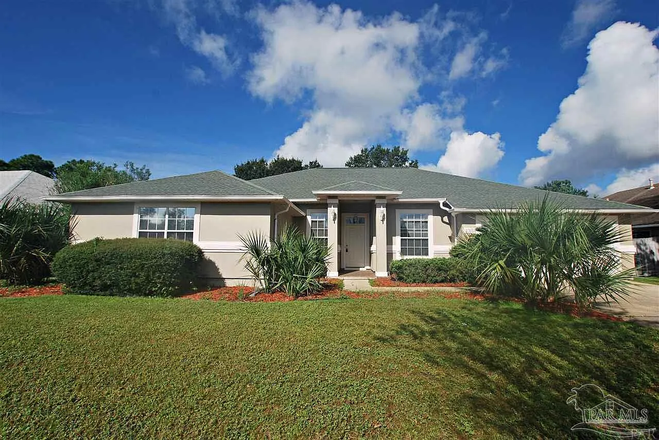 4 bed, 2.0 bath, 2750 sqft, $2,200 — Photo 1
