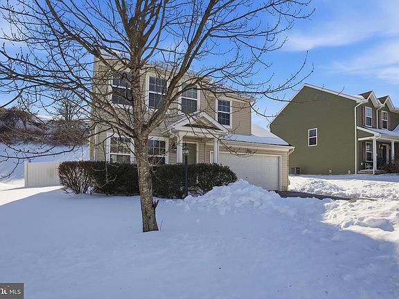 4th image of 370 Azalea Dr
