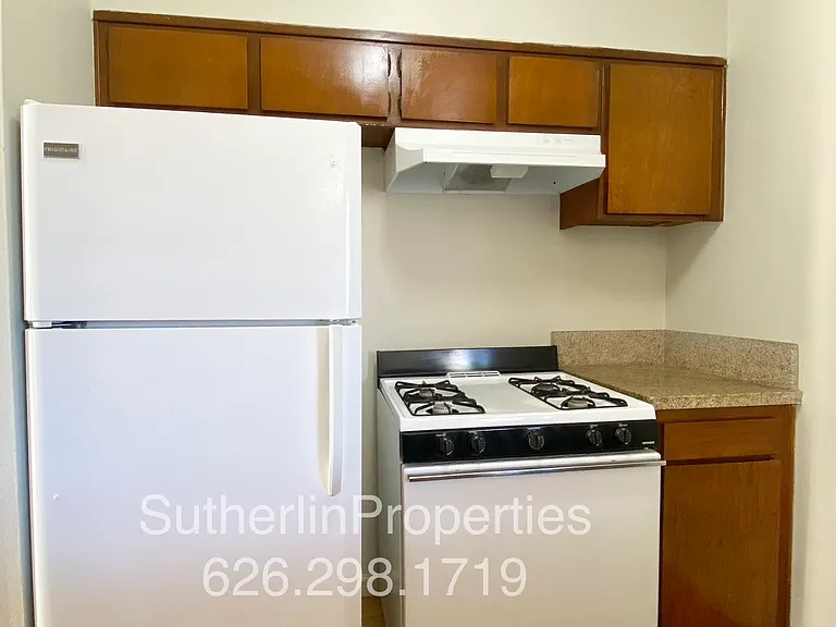 1425 E Orange Grove — Photo 15