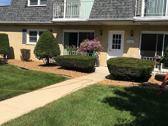 4 unit building